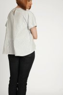 inthefolds_collins_top_1